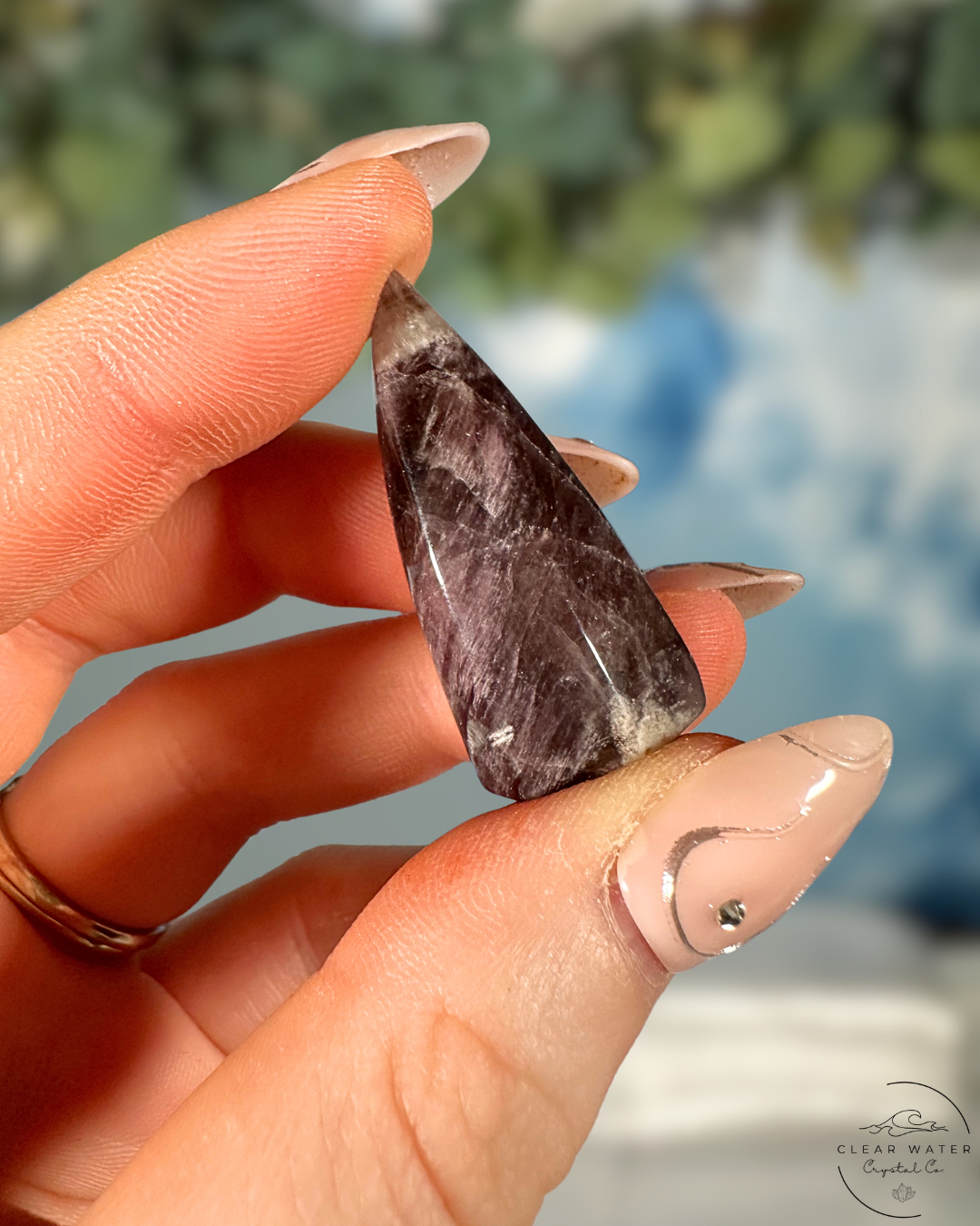 Mini Amethyst Flame Carving: Tiny Towers of Tranquility