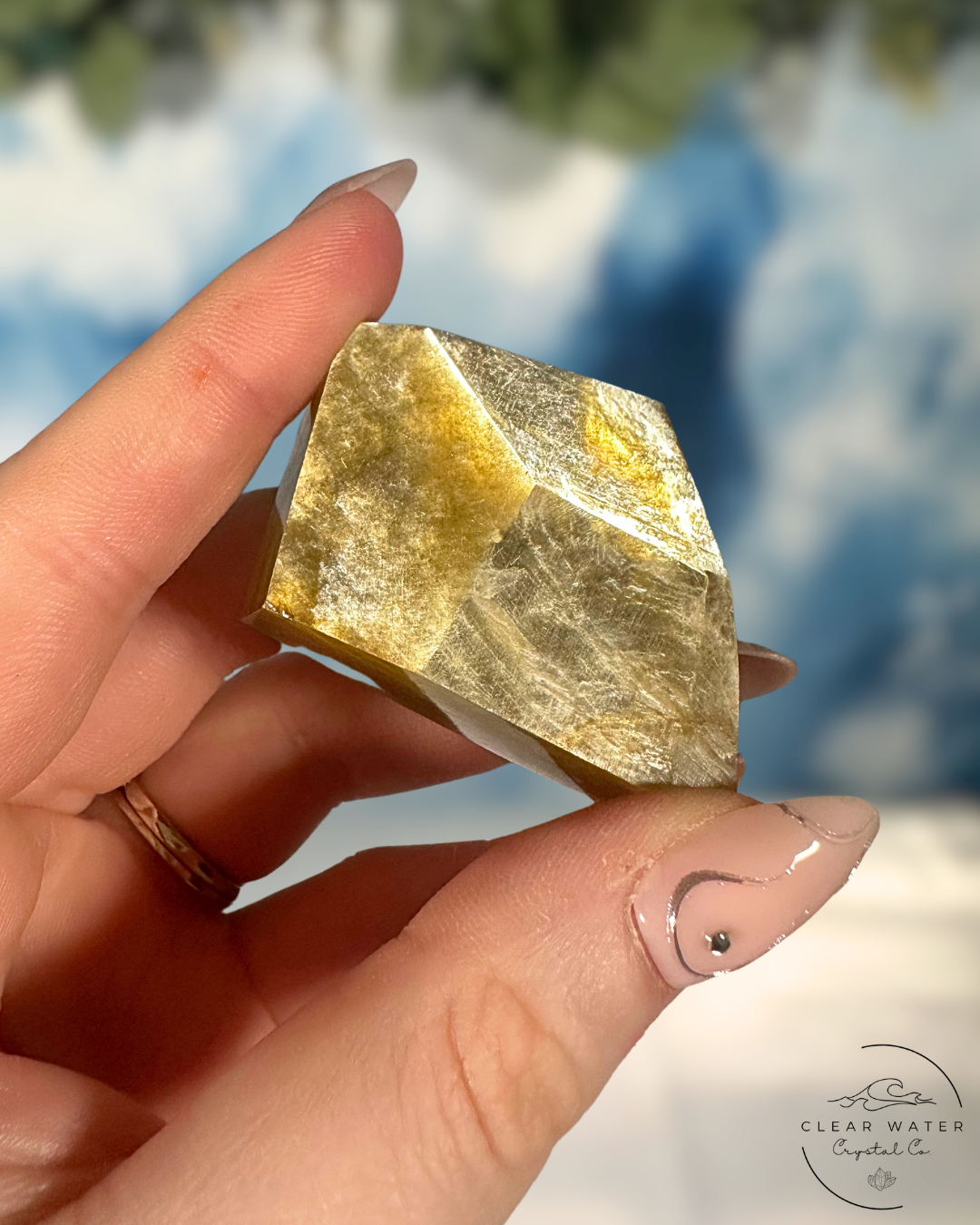 Blinding Golden Mica Slabs: Liquid Light in Your Hands