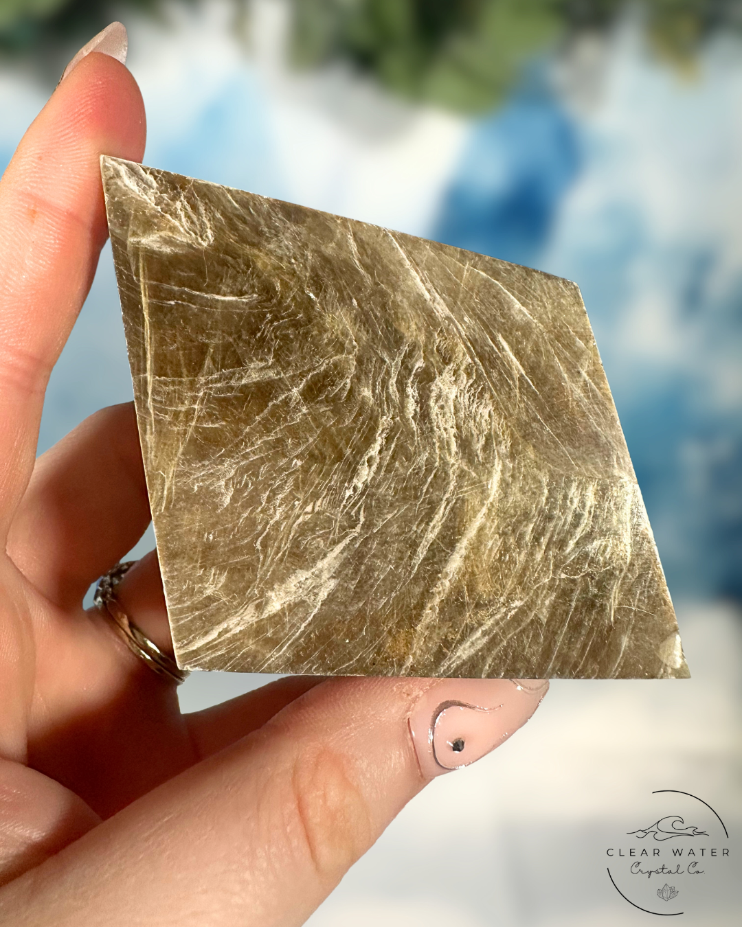 Blinding Golden Mica Slabs: Liquid Light in Your Hands