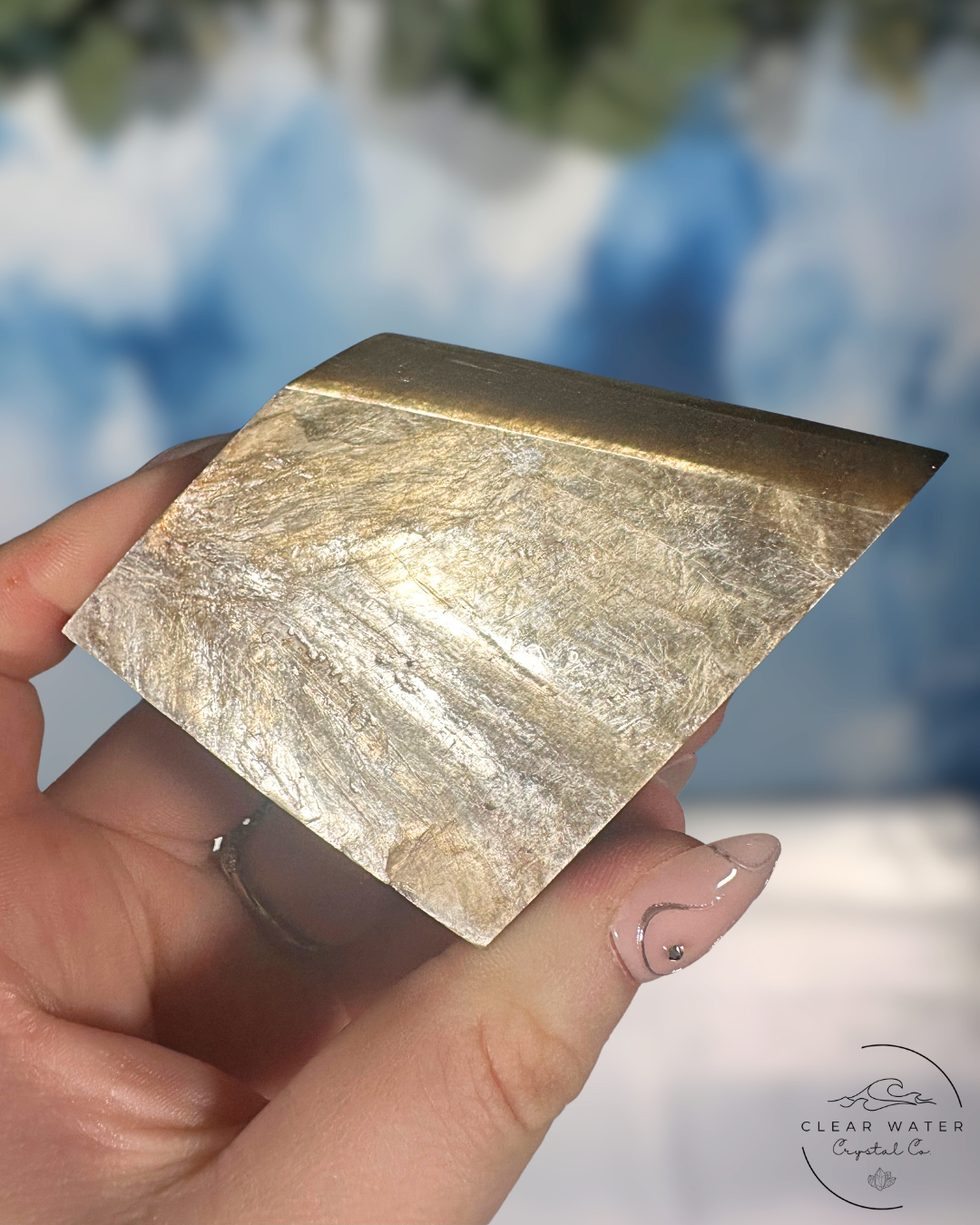 Blinding Golden Mica Slabs: Liquid Light in Your Hands