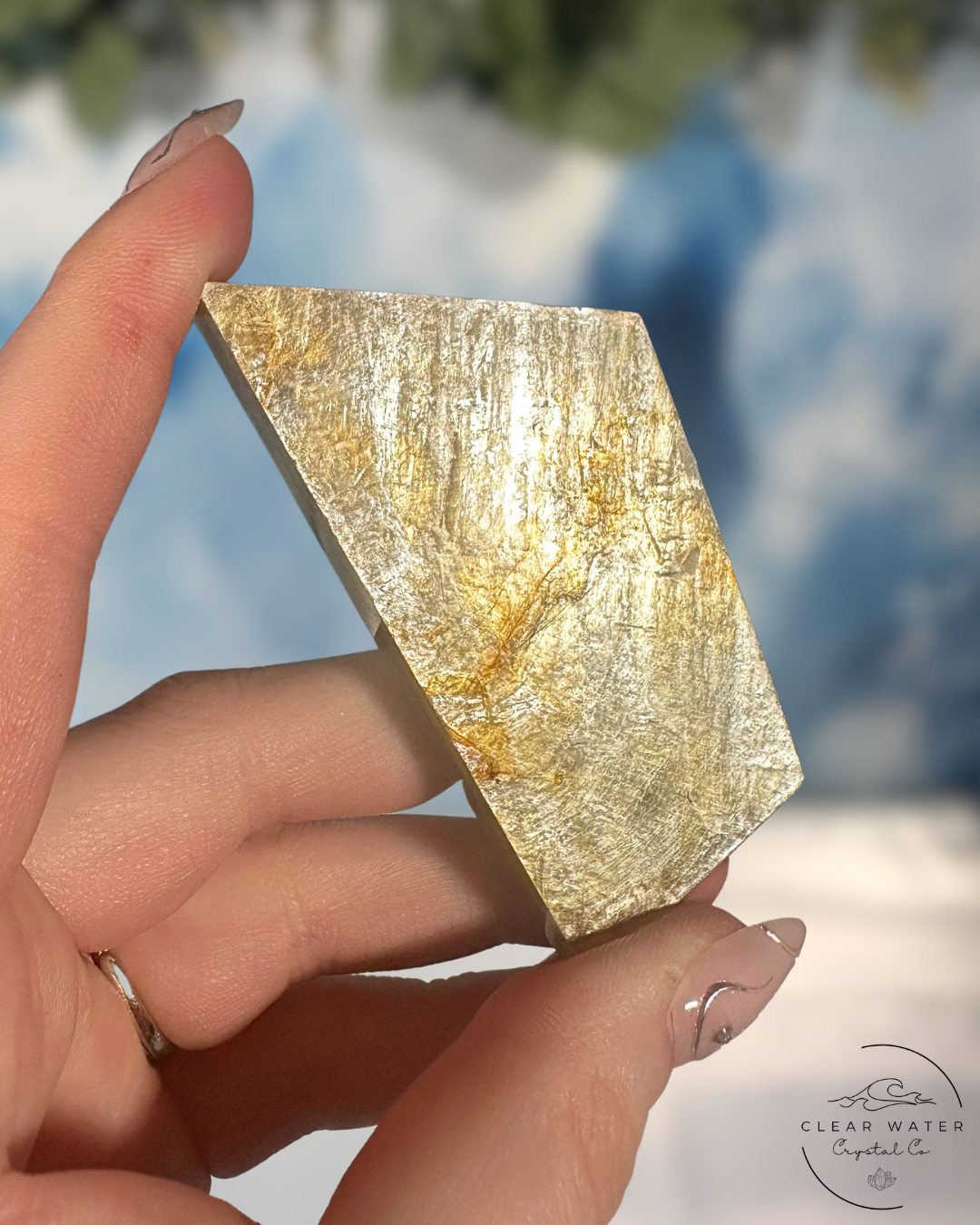 Blinding Golden Mica Slabs: Liquid Light in Your Hands