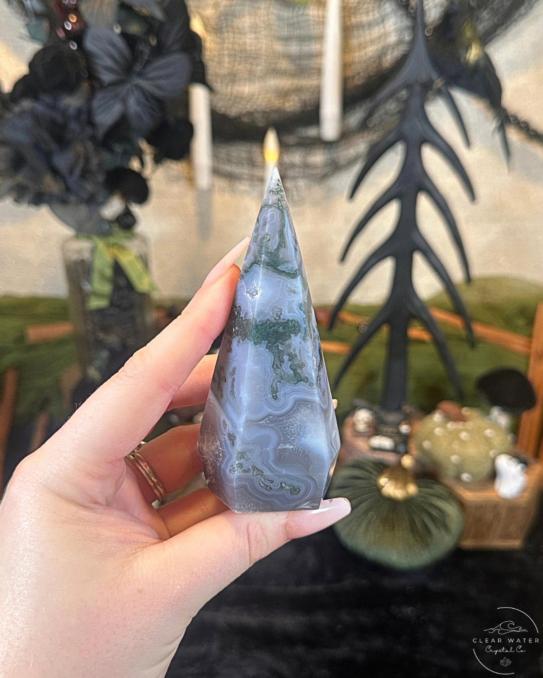 Moss Agate Standing Diamond Carving