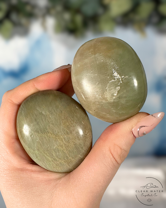 Green Moonstone Palmstone: Verdant Serenity
