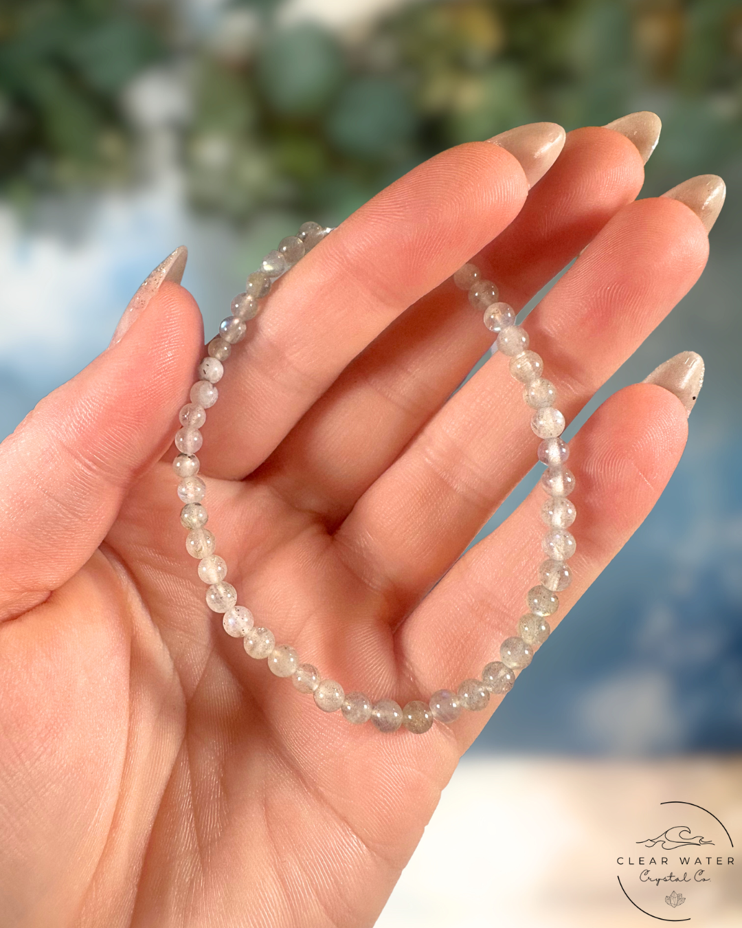 Dainty Labradorite Bracelet: Shimmering Mystique