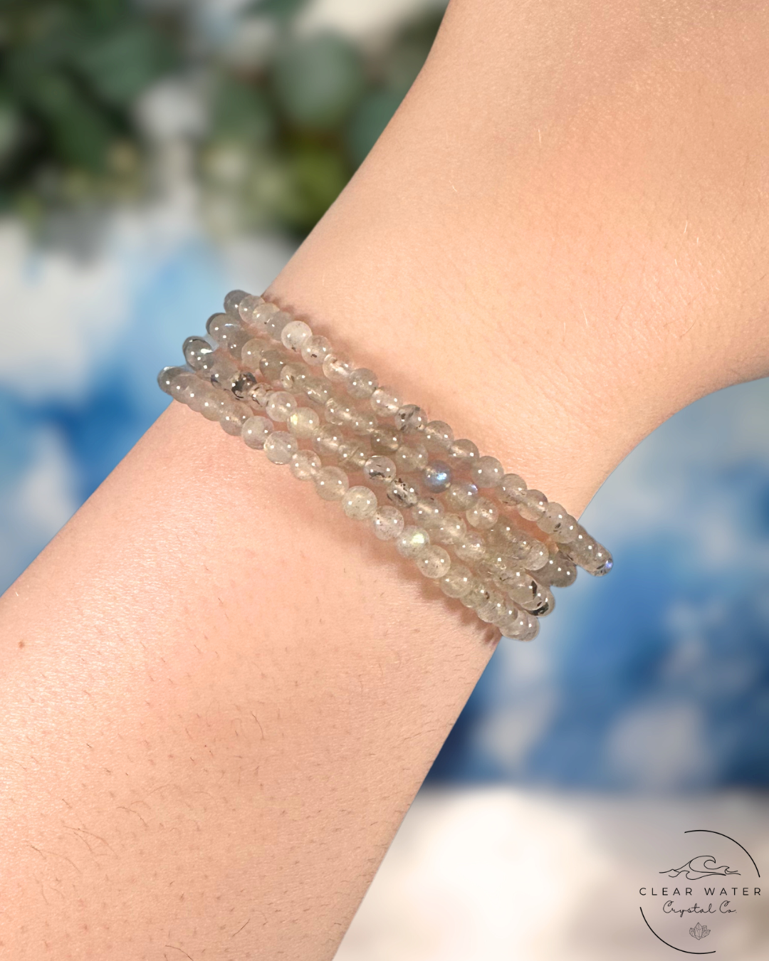 Dainty Labradorite Bracelet: Shimmering Mystique
