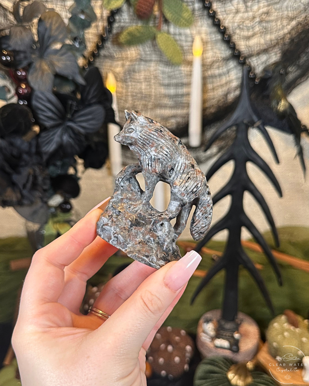 Yooperlite Wolf Carving (UV Reactive)