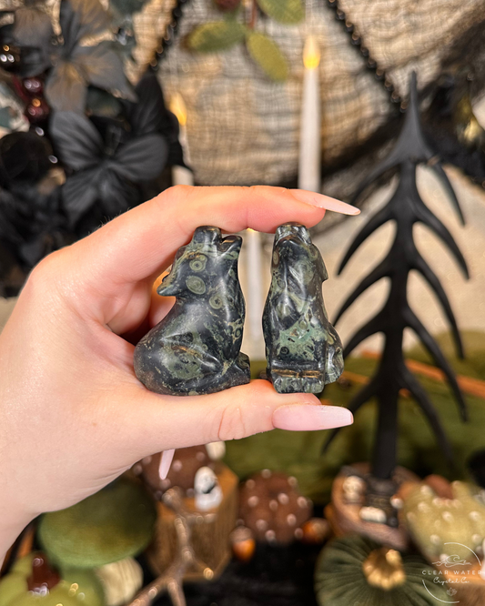 Kambaba Jasper Wolf Carving